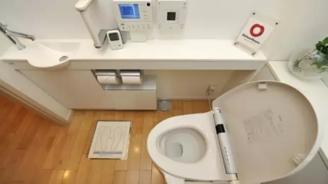 廁所